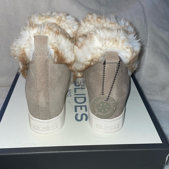 J/SLIDES SEAN Taupe Waterproof Suede - Picture 9 of 14